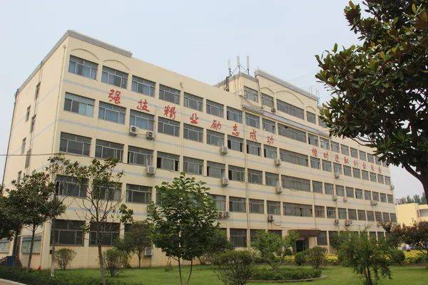 临沂市经济学校前身为临沂市河东区职业中等专业学校,创办于1958年