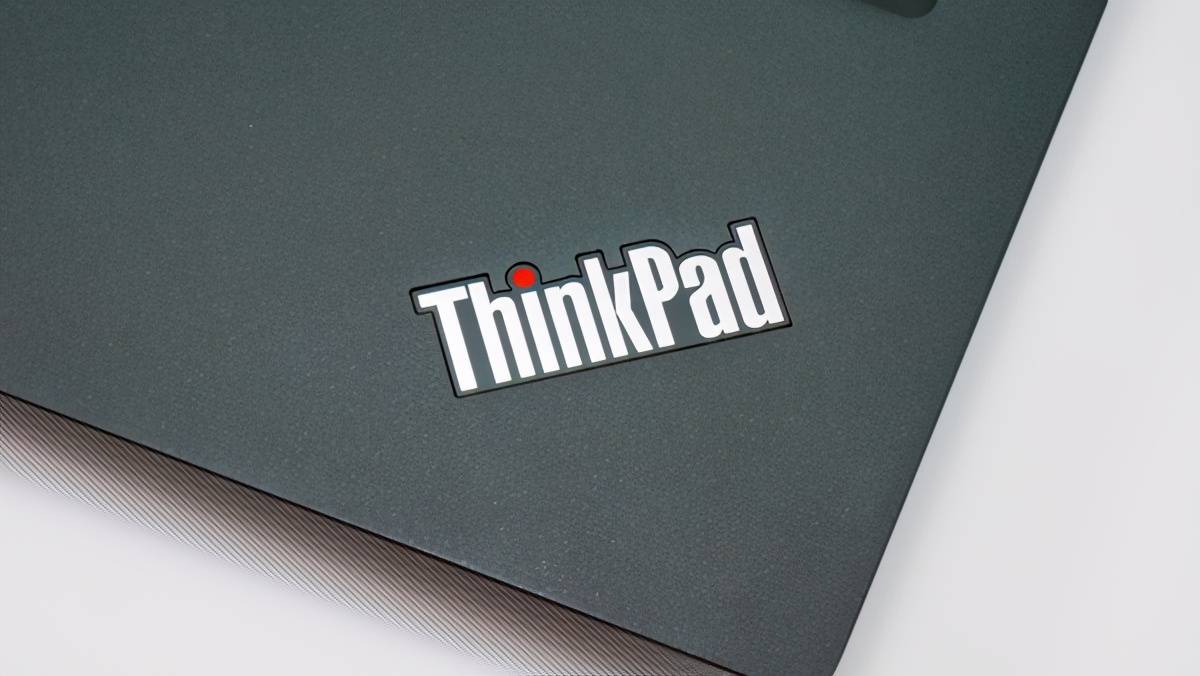 正如thinkpad的品牌logo一般,这一颗黄豆般大小的小红点,是thinkpad