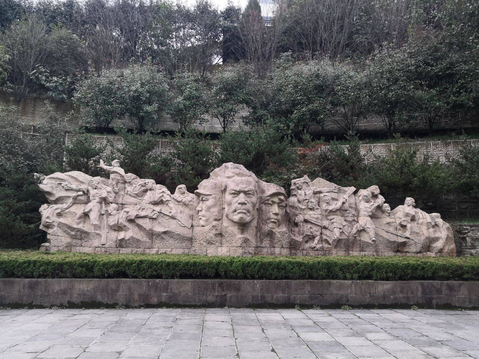 图二 英雄烈士纪念浮雕