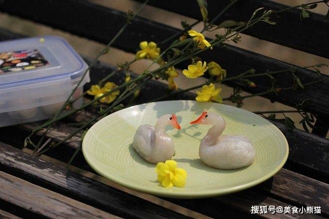 教你在家做"天鹅点心",比例及手法告诉你,面点小白也轻松学会