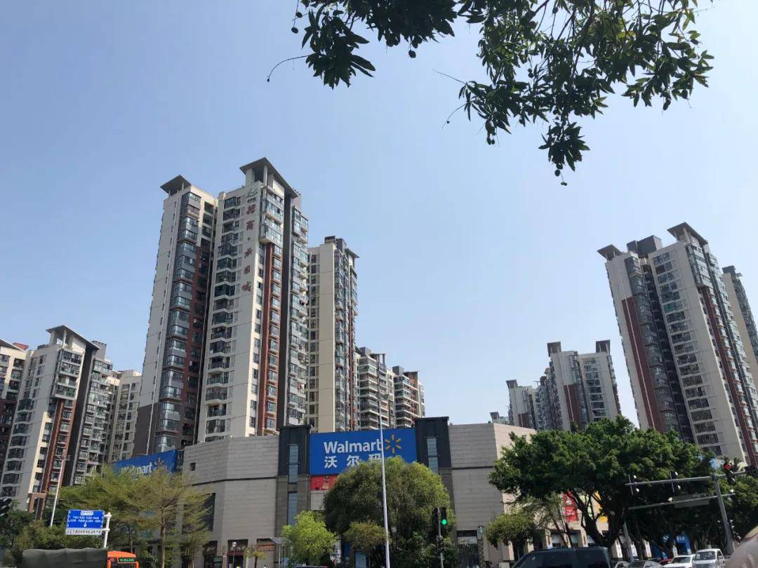 这个楼盘,就是前山的招商花园城二期,成交价已突破3.