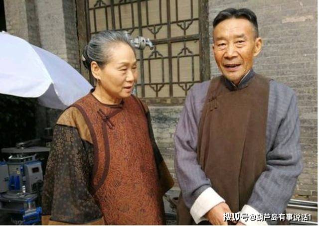 原创李雪健是于蓝老师的侄子?婚后37年,看他的妻子你就明白了