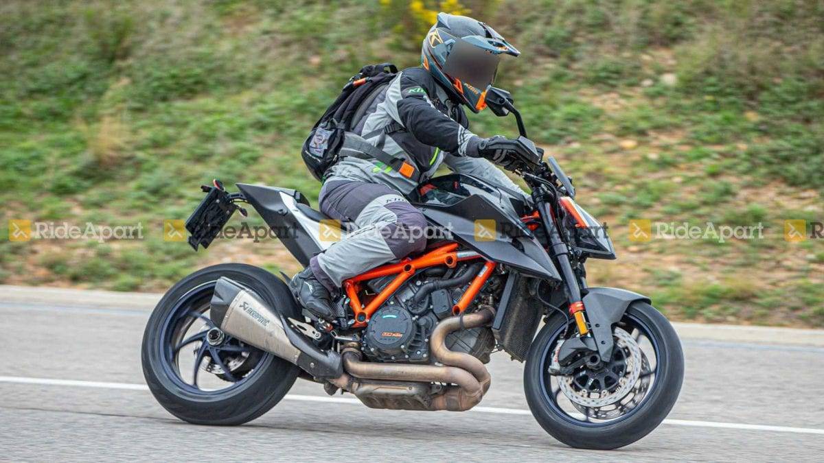 ktm 1290 sdrr碟照曝光:碳纤维部件上身,极致轻量化