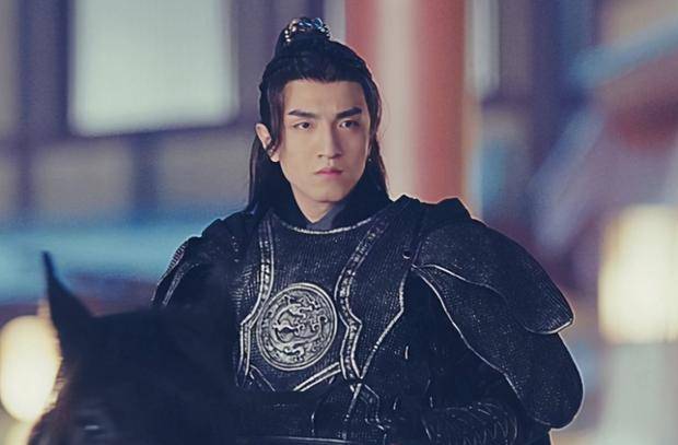 早在2017年的时候,就曾和赵丽颖合作《楚乔传》,在剧中饰演赵西风