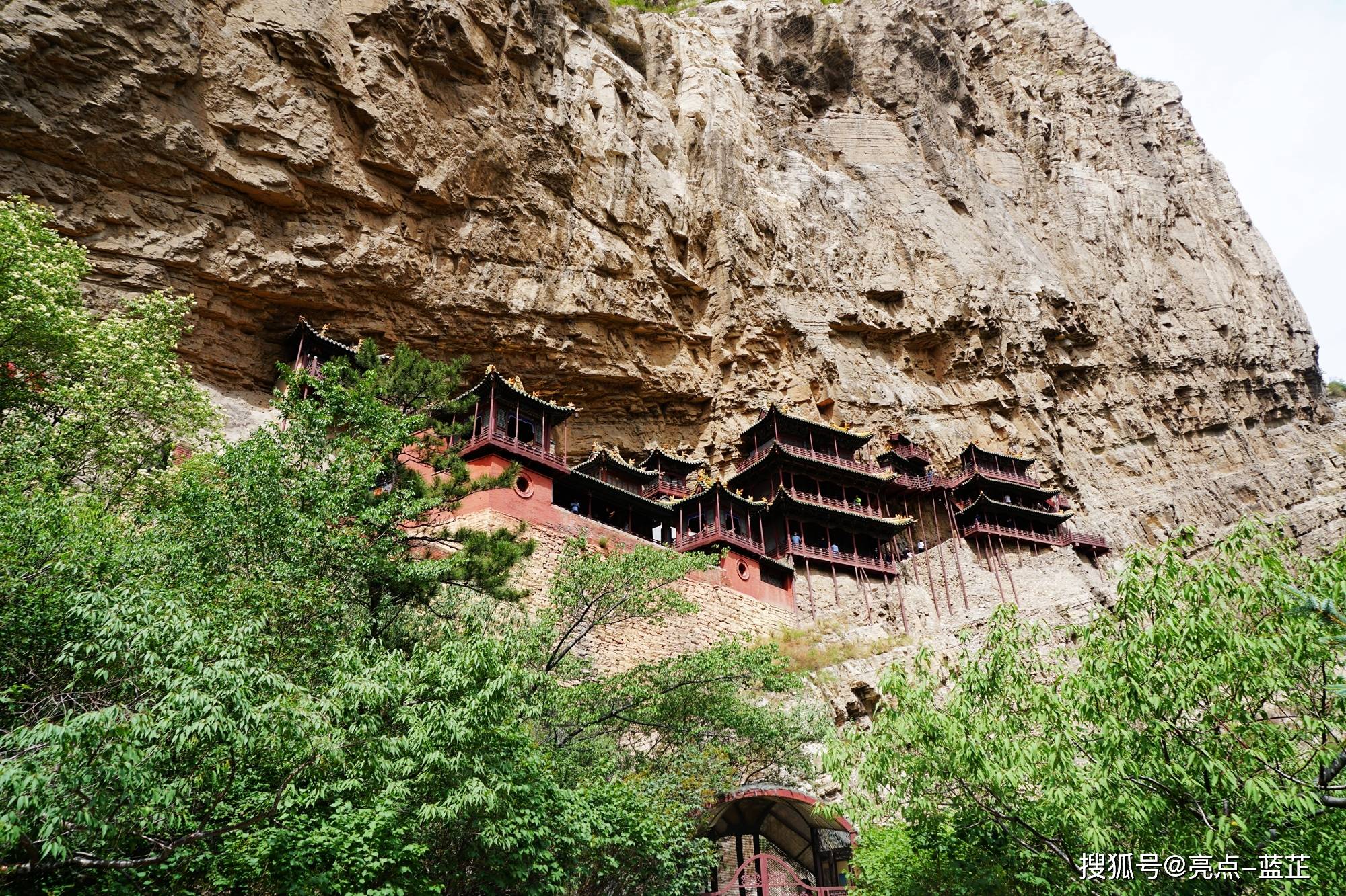 原创奇悬巧中国仅存的佛道儒三教合一寺庙山西悬空寺