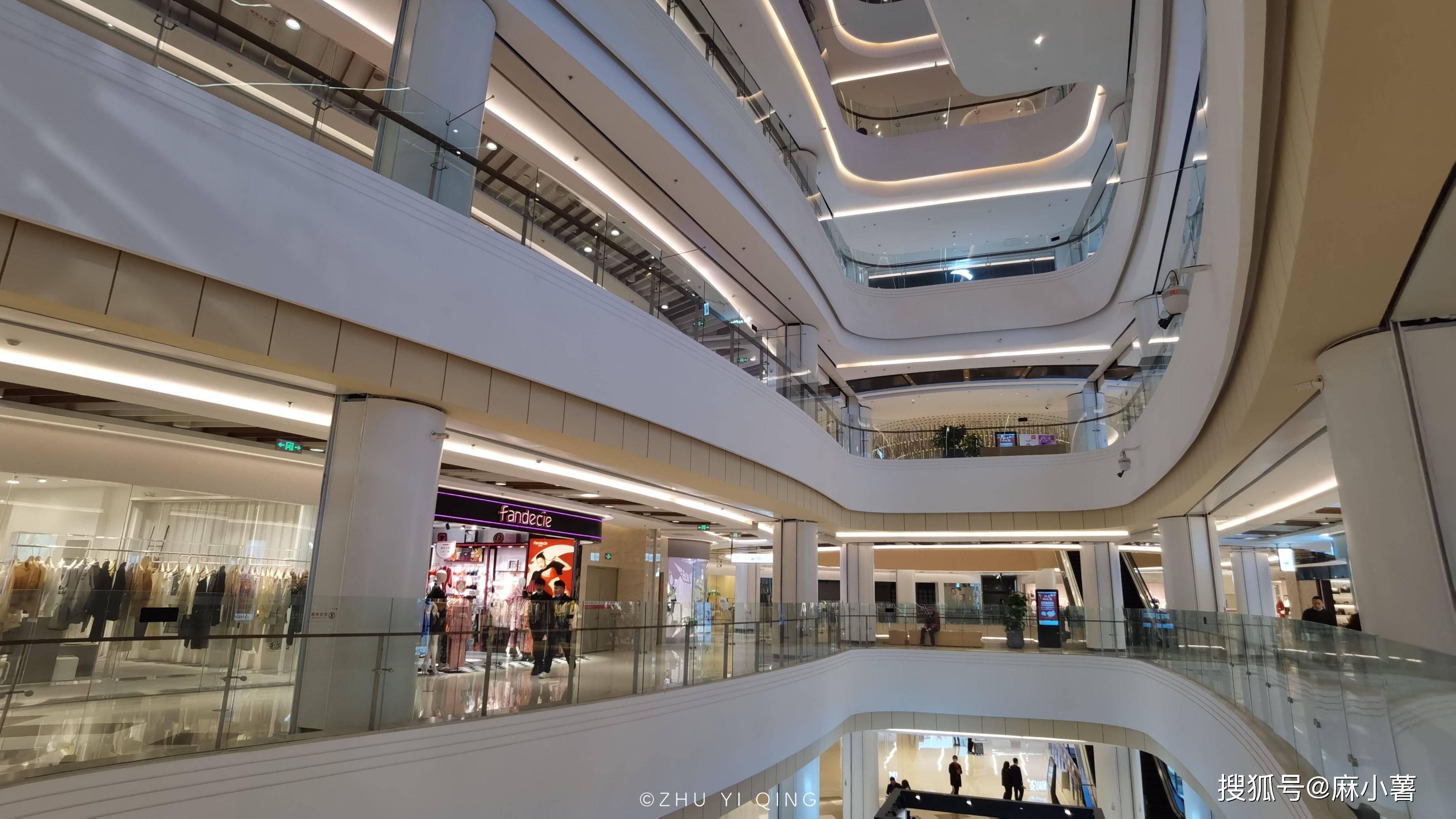 原创南昌也有一座王府井购物中心,人气不敌北京,设计精致但顾客稀少