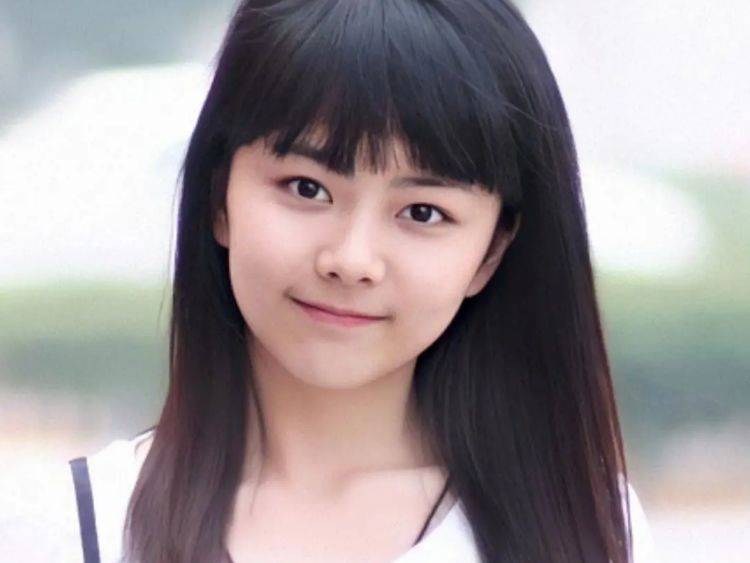 很多人都很喜欢赵丽颖十八岁的模样,觉得这样子的女孩子怪不得能