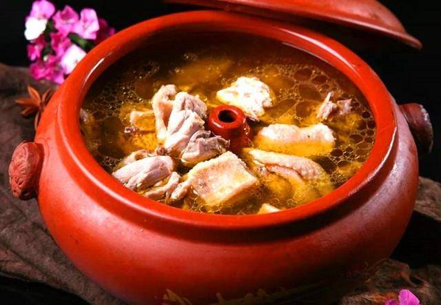 原创云南最有名的六道特色菜,汽锅鸡上榜,都吃过的准是地道云南人