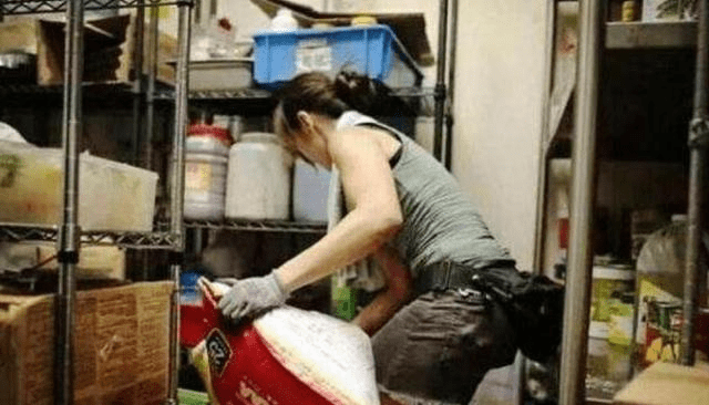 还记得"香港美女搬运工"吗?嫁给富二代后,她还在干老本行吗?
