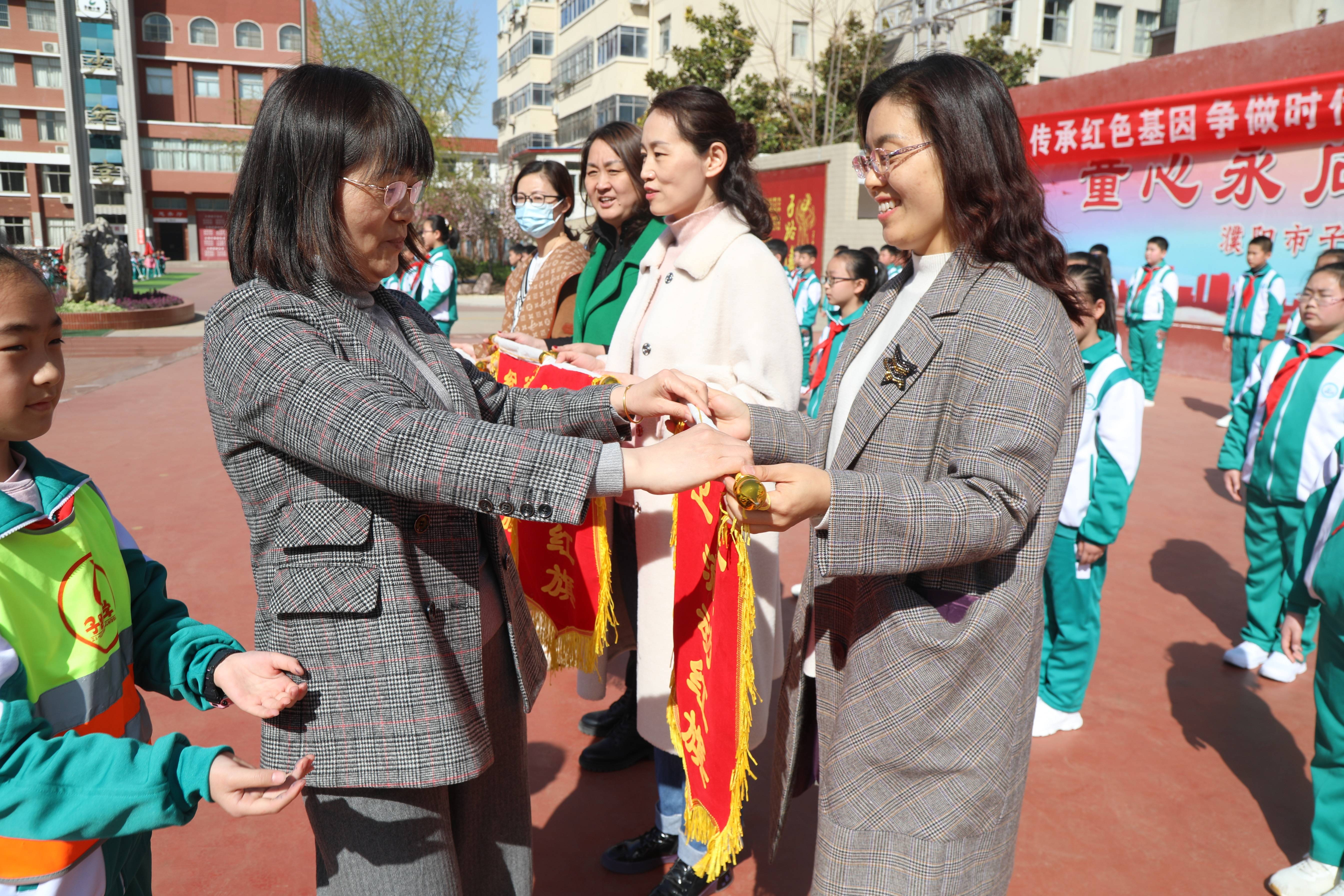 传承红色基因 争做时代新人 ——濮阳市子路小学开展红领巾学党史联队