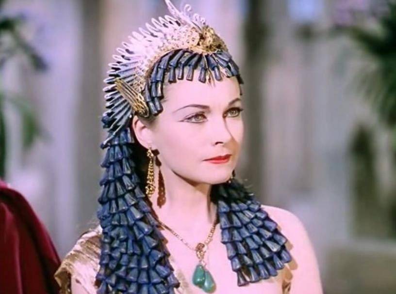 所以, 法丝亚在埃及以及世界各摄影师的眼中,完全是埃及最美丽的公主.