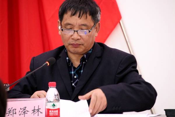 在会上,江津区民营经济协会党委书记,常务副会长郑泽林宣读了关于李市