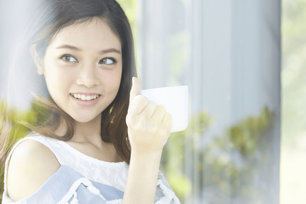 "冷面女神"张京:中国最美外交翻译官,她才是年轻人最该追的星
