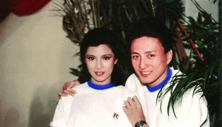 第二个,翁美玲 翁美玲是tvb当年非常受追捧的女艺人,因为黄蓉一角