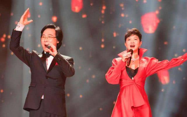 曾9次登上春晚,被洋男友骗走3千万,二婚嫁小13岁丑男被宠上天_杭天琪