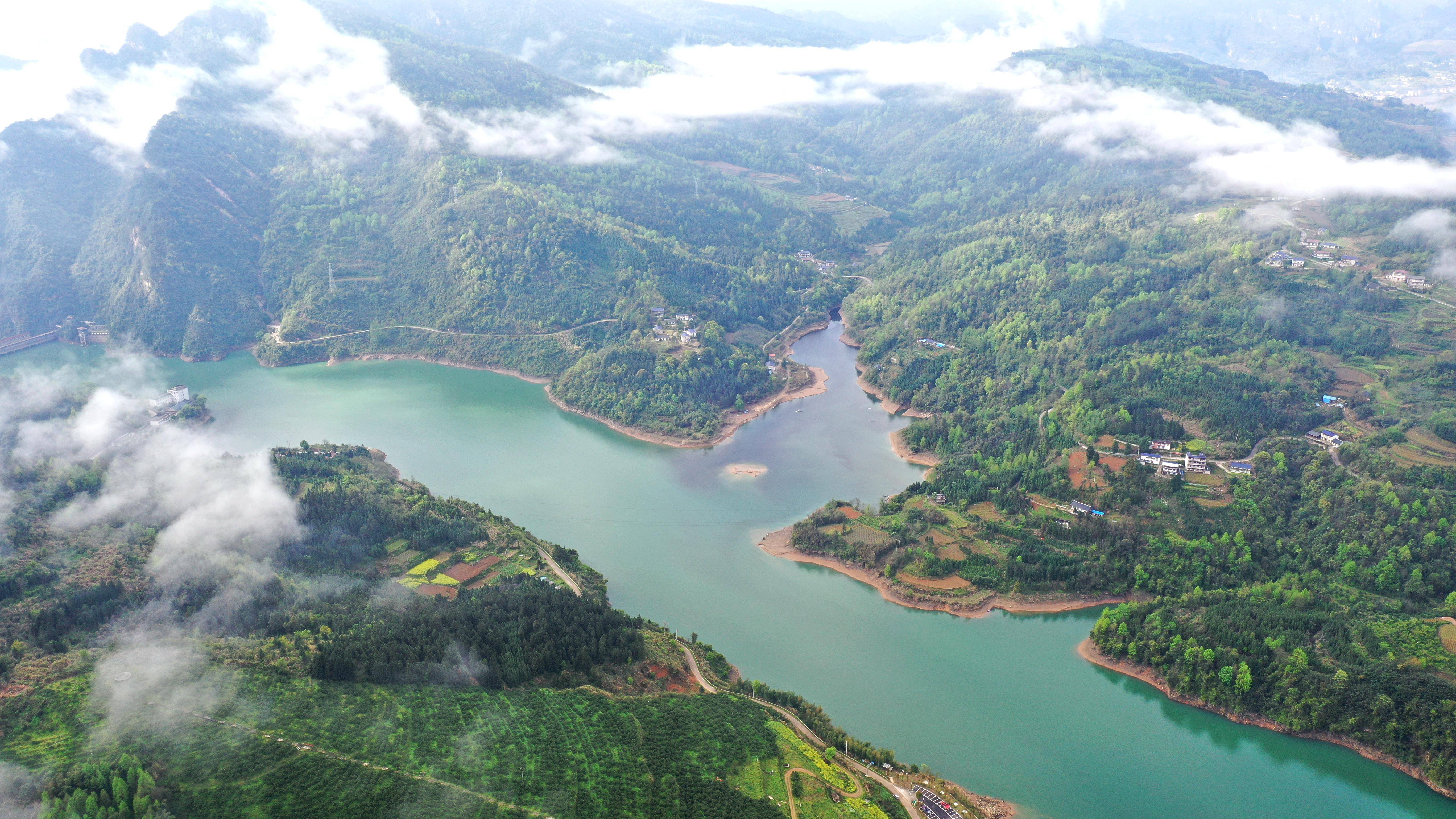 张家界茅岩河景区:蓝天碧水景如画(组图)