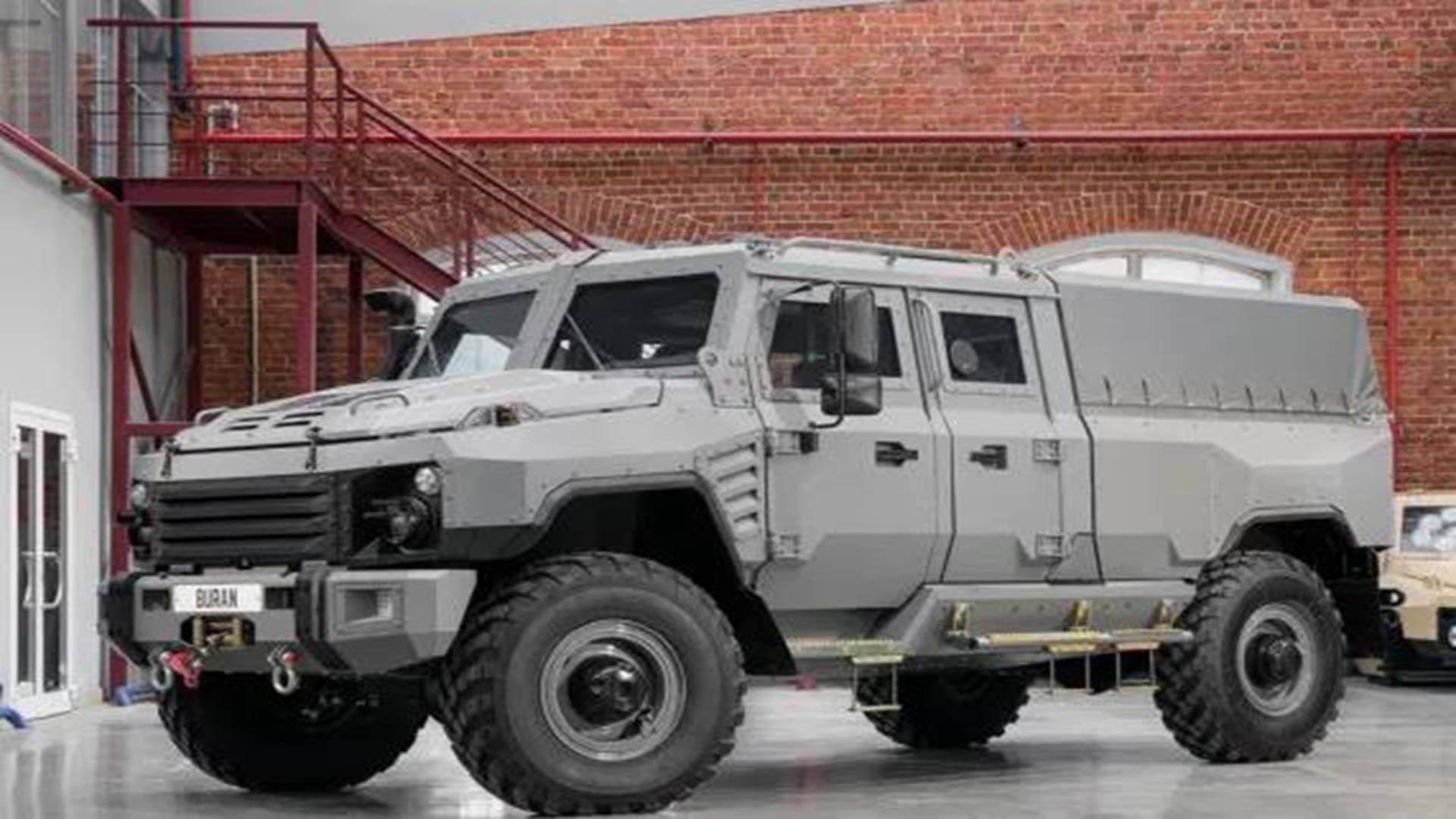 俄罗斯新款"布兰"装甲车,充满西方设计元素,备受各方赏识