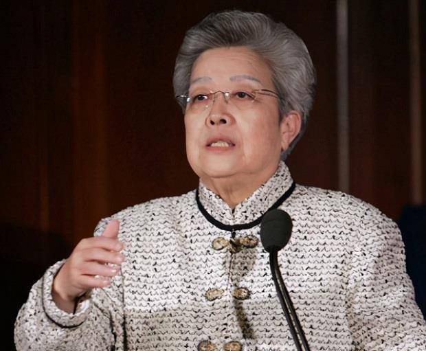 中国铁娘子吴仪:曾任国务院副总理,一生未婚,69岁裸辞