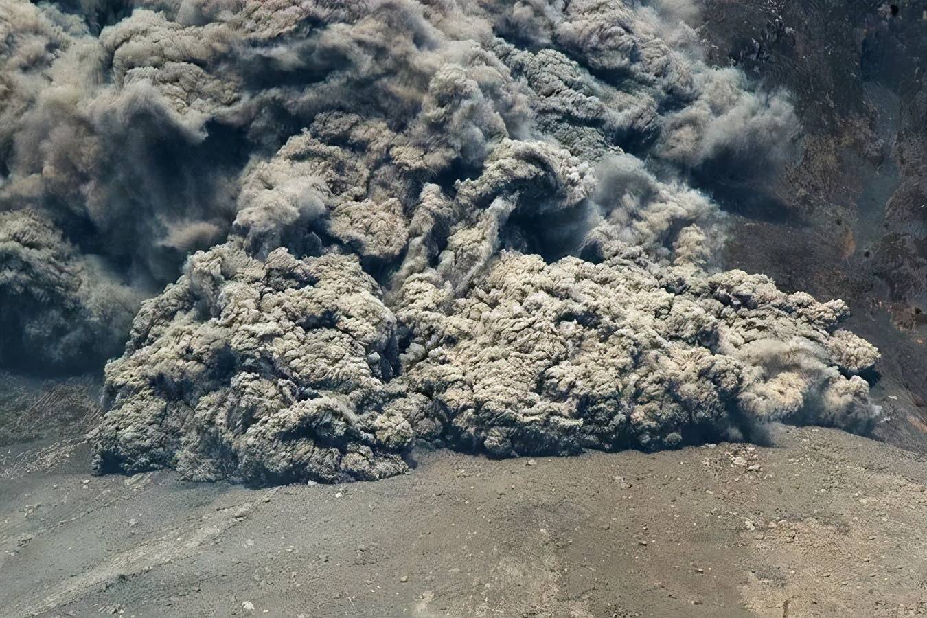 火山碎屑流