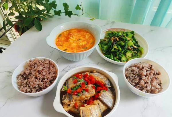 七天午餐不重样,半小时做两菜一汤,咸鲜下饭家常菜备受欢迎