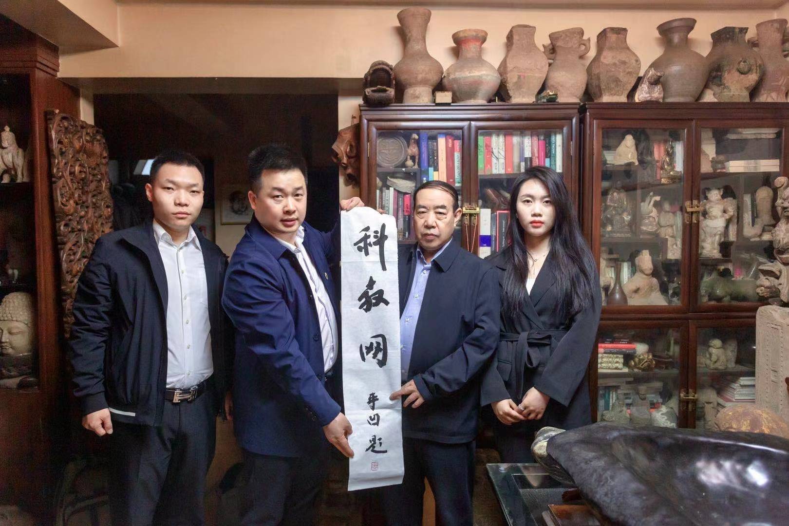 上书房是贾平凹老师的书房,这个神秘的所在,很多朋友只在图片上见过
