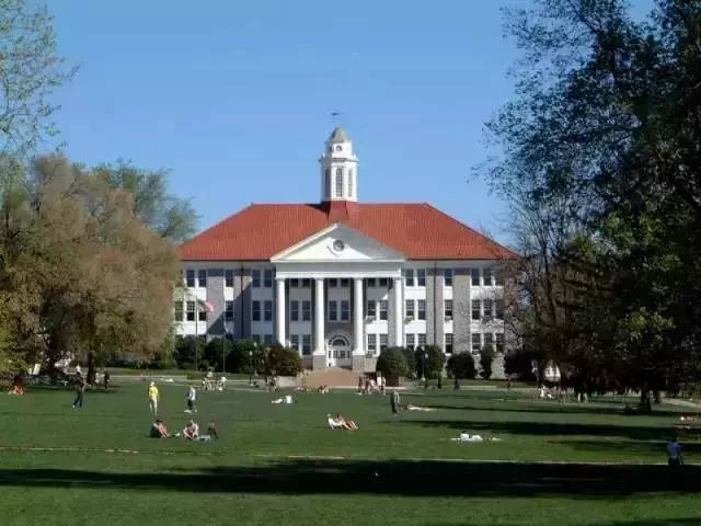 詹姆斯麦迪逊大学(james madison university或者简称jmu)是美国