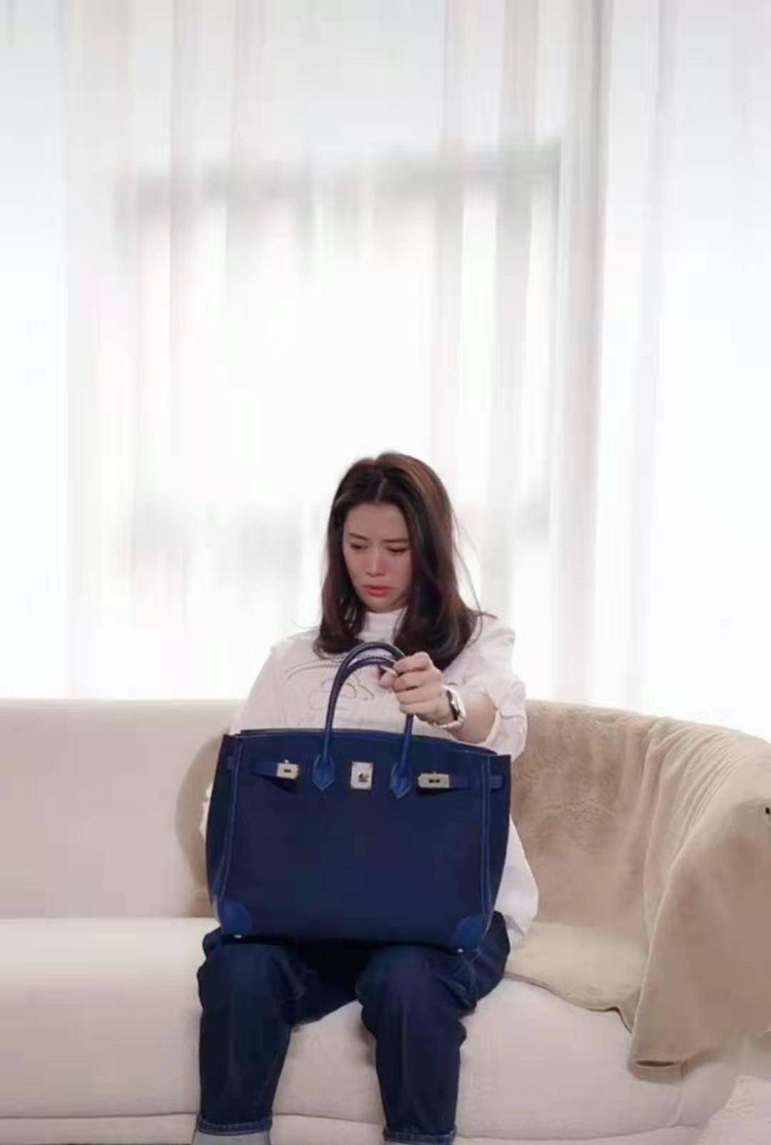 一年轻松赚1亿,爱马仕豪车豪宅皆在手,这对夫妻圈钱也