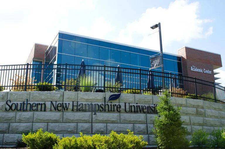 newhampshire大学,newcastle大学 2020-2021年学费:$9,920 南新罕布什尔大学 southern new hampshire