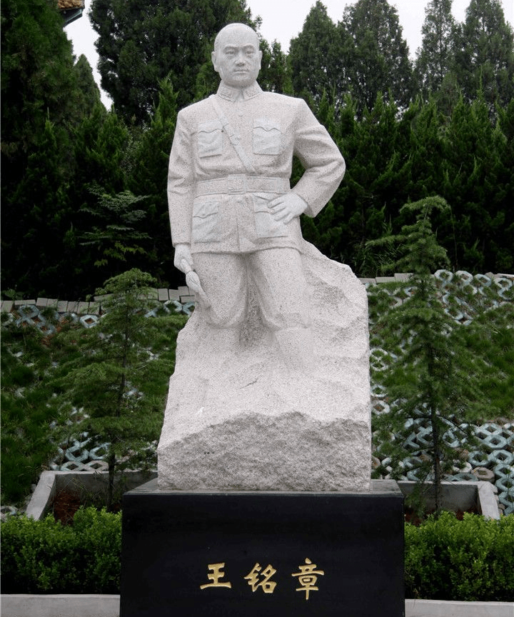 台儿庄大捷还要归功王铭章死守滕县应该为后人所知所记