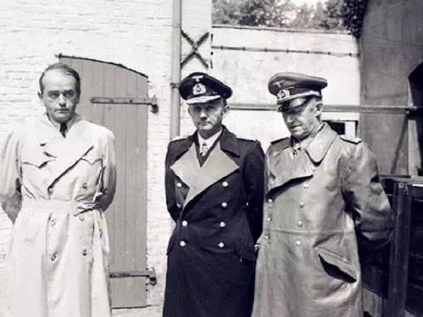 两个儿子皆死于二战早年丧子的卡尔邓尼茨却活到了1980年