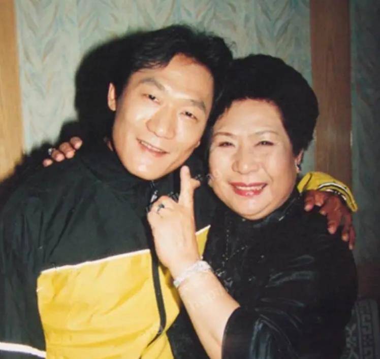 谢东母亲马增蕙去世!可怜她一生荣辱尽系其子