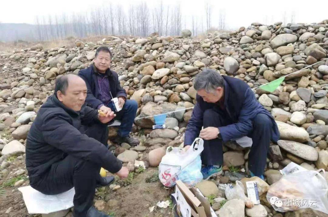 殷泽亮:寻石东游记_石头