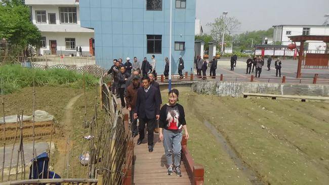 湖口县流泗镇诗词学会谷雨创作采风第三站走进彭泽县定山镇东光村