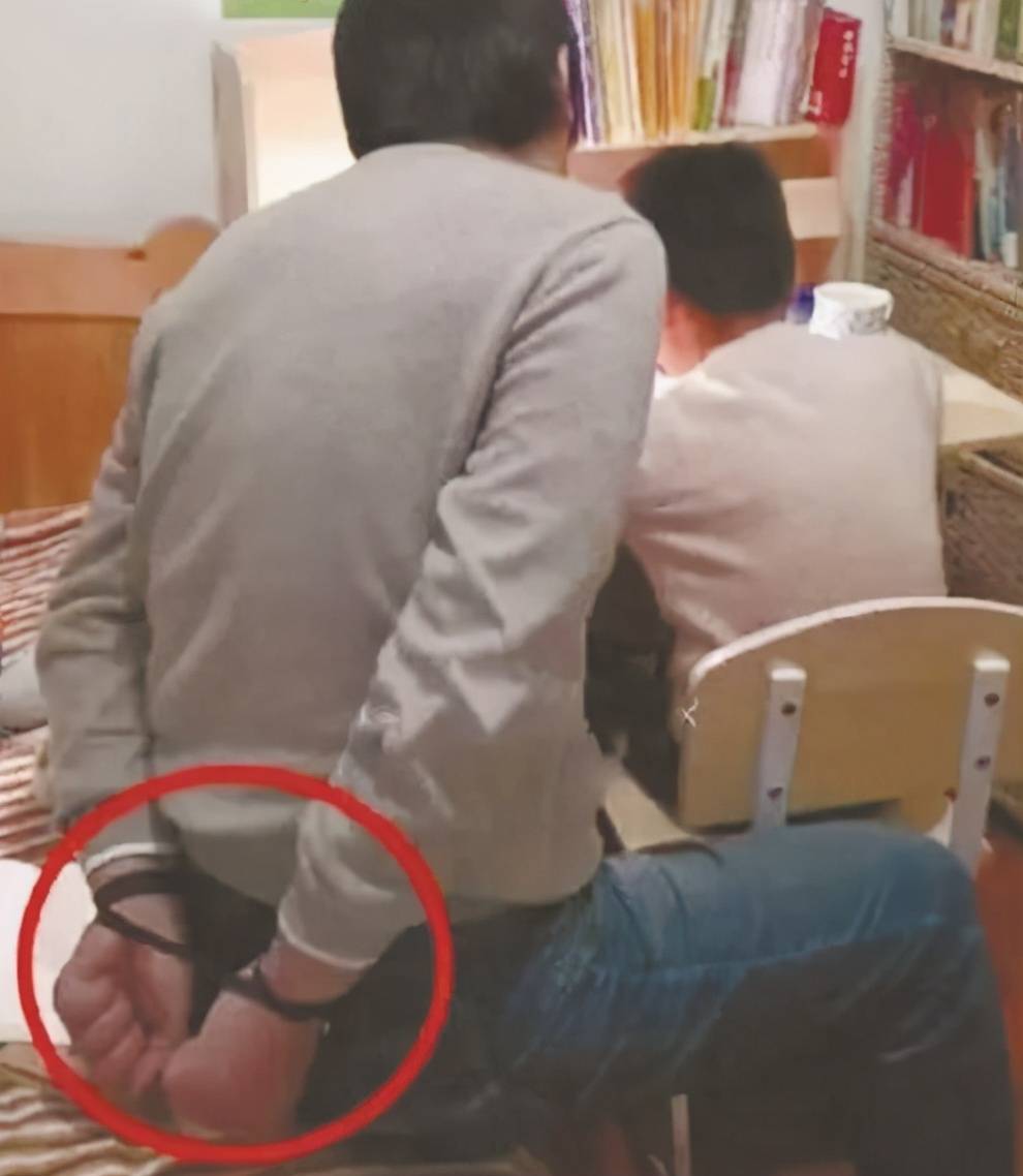 上海爸爸辅导作业气到锤墙手骨折如何辅导作业效果好