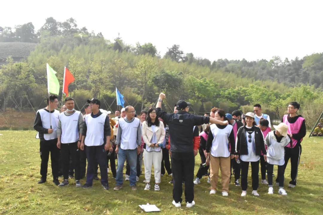 乐尔商学院成立首期管理层团建活动圆满举办