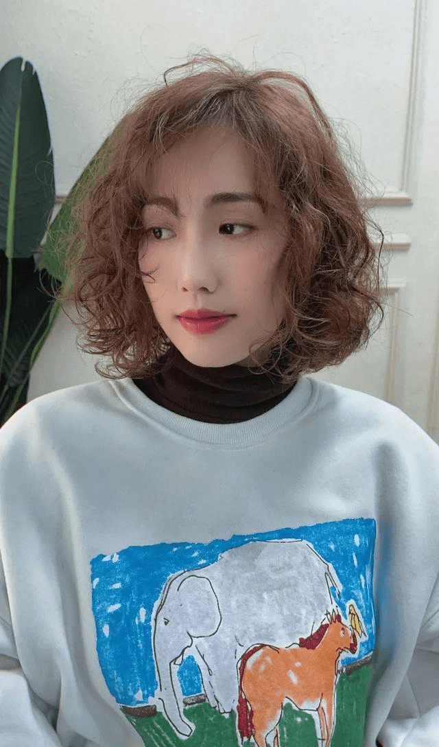 2021女发别再乱剪了,看看这4种发型,洋气时尚心里美滋滋