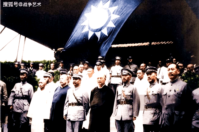 7月6日,蒋介石到西山碧云寺孙中山灵前(冯玉祥北京政变后,孙中山北上