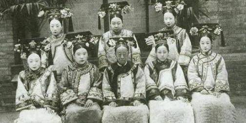 其一是因为清朝选秀中统治者的理念里更注重的