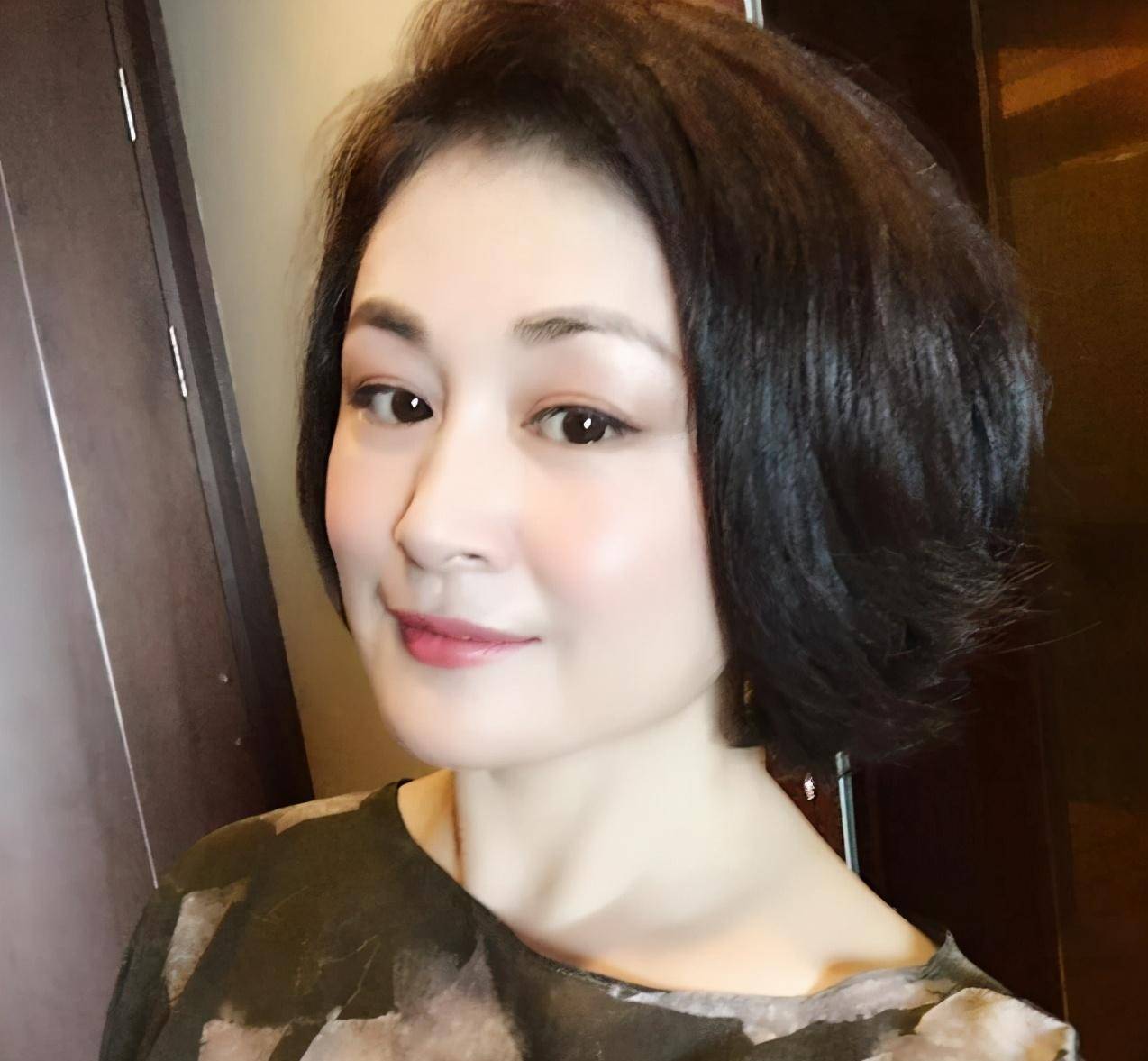 于月仙年轻时有多美?遇到赵本山后,她疯狂增重,还去乡村学种地