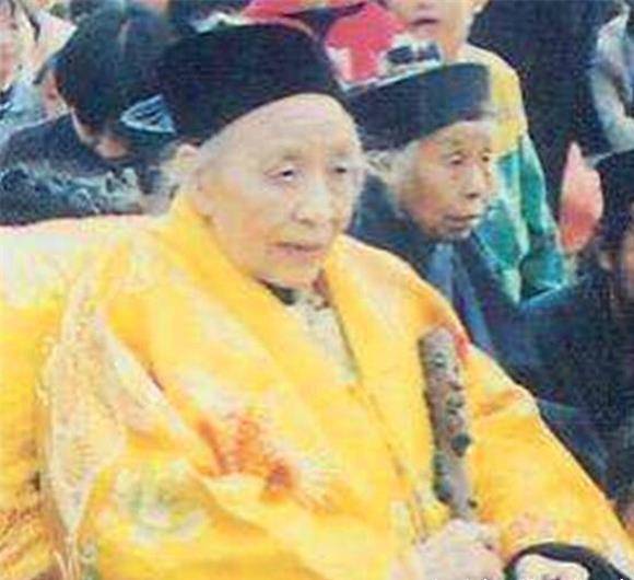 原创长寿女道士李诚玉,从光绪10年活到2003年,晚年"返老还童"