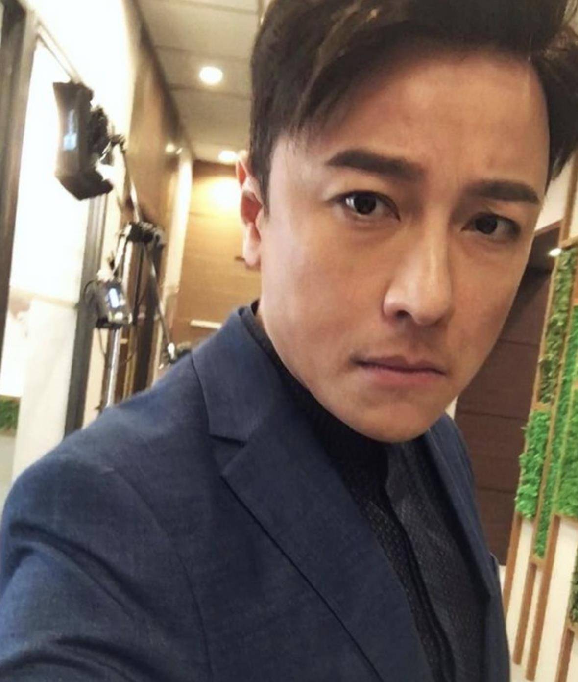 原创tvb绿叶杜大伟再开新公司寻发展,以妻子名字命名,两人相爱24年