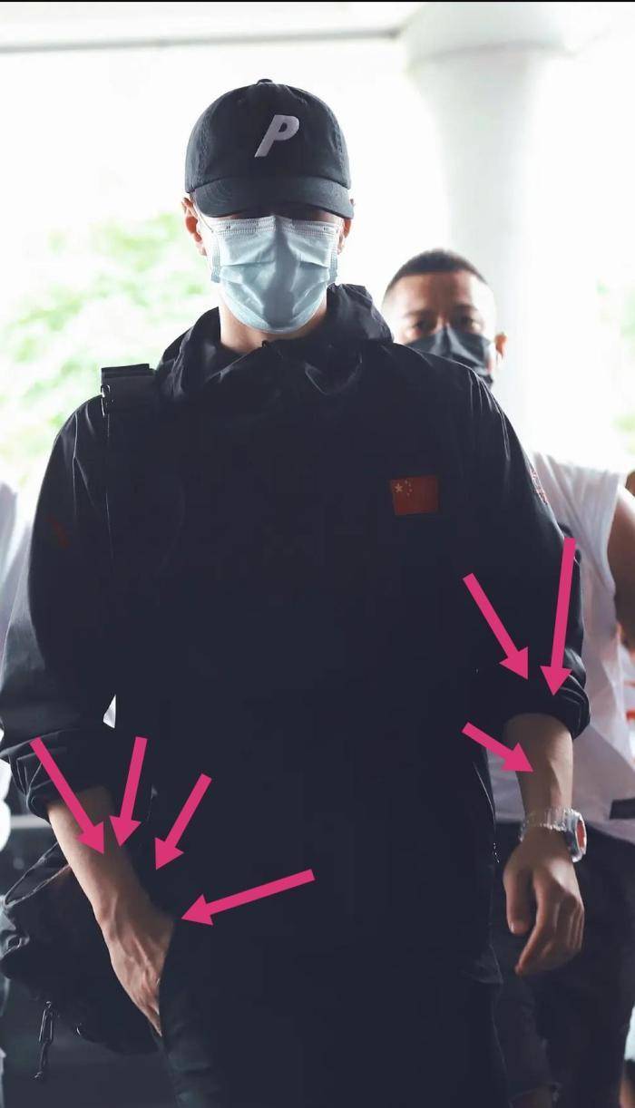 原创王一博折腾8小时终达北京,疲惫不忘暖心举动,拿滑板粉丝好激动
