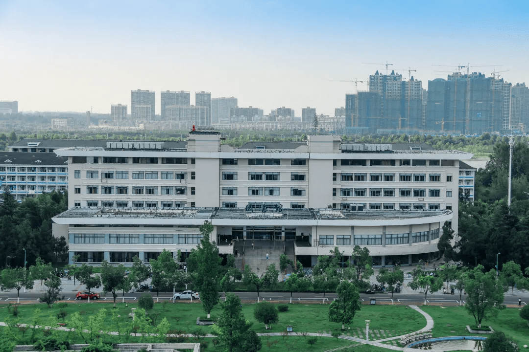 皖西学院是六安市唯一一所本科高校,筹建皖西大学得到了市政府的大力