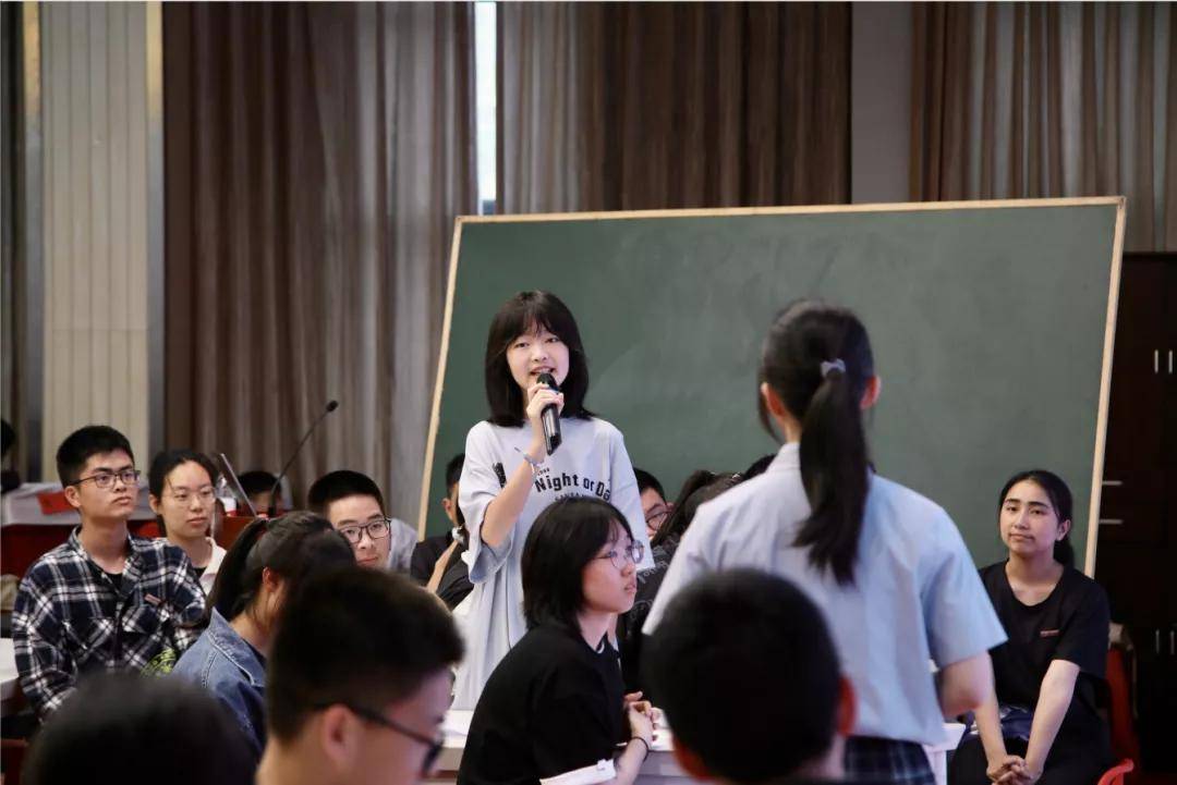 新时代普通高中的创新人才培养观的转变基础上,结合师大附中的做法