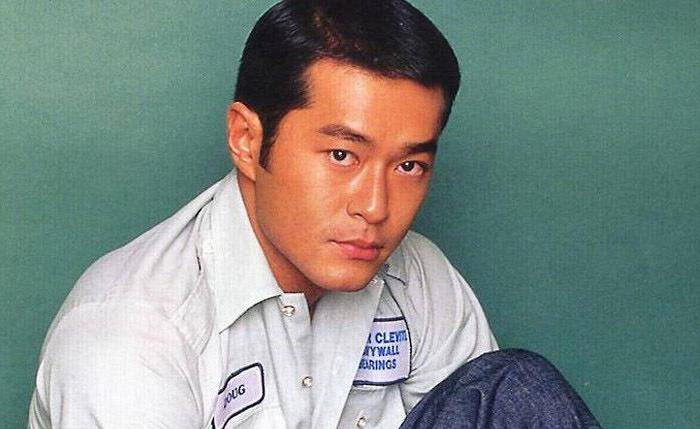 原创扒扒最近热度飙升的70后男明星,你最爱谁?于和伟钟汉良何炅胡兵