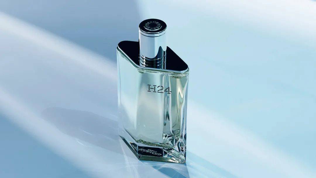 奢侈品品牌爱马仕(hermès)于2021年推出的首个全新主线男士香水品牌
