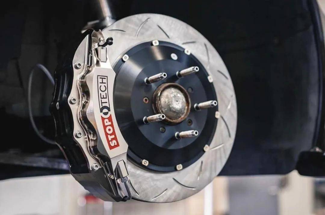 2,brembo和apbrembo和ap这两个刹车品牌在改装界可以说是无人不晓