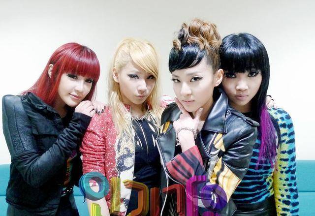 原创2ne1解散后成员感情不减!敏智节目谈空白期退队,引朴山多拉泪崩