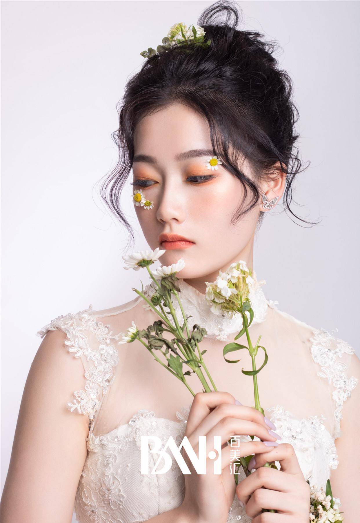 2021年最流行的3款简约风新娘造型,超显气质,特别是第一款