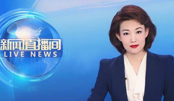 她是新闻联播美女主持,为职业戴假发12年,今拿掉假发后令人惊艳